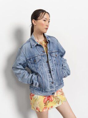 LEVI'S DENIM JACKET Jean Vintage Women Trucker Pockets / Small Medium